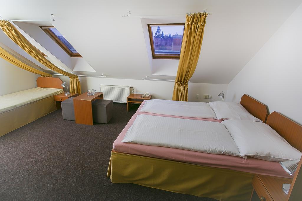 Hotel U Sladku Prag Exterior foto