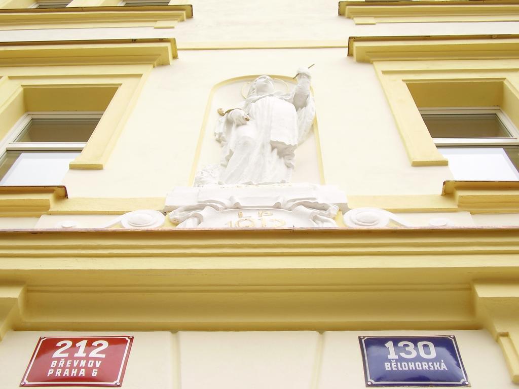 Hotel U Sladku Prag Exterior foto